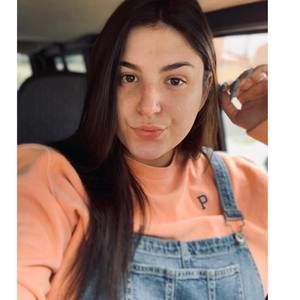 Meet your Posher, Kayla